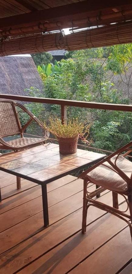 Retro Kampot Guesthouse Екстериор снимка