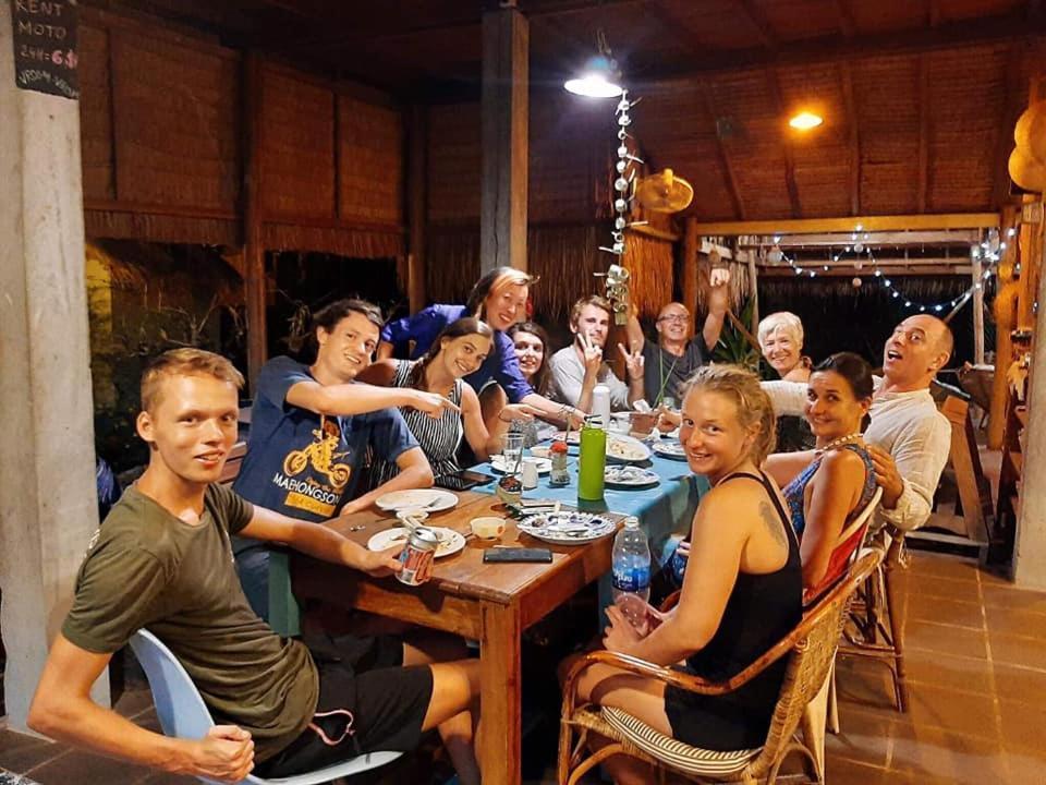 Retro Kampot Guesthouse Екстериор снимка