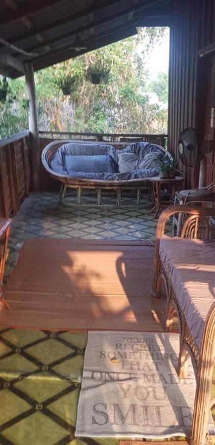 Retro Kampot Guesthouse Екстериор снимка