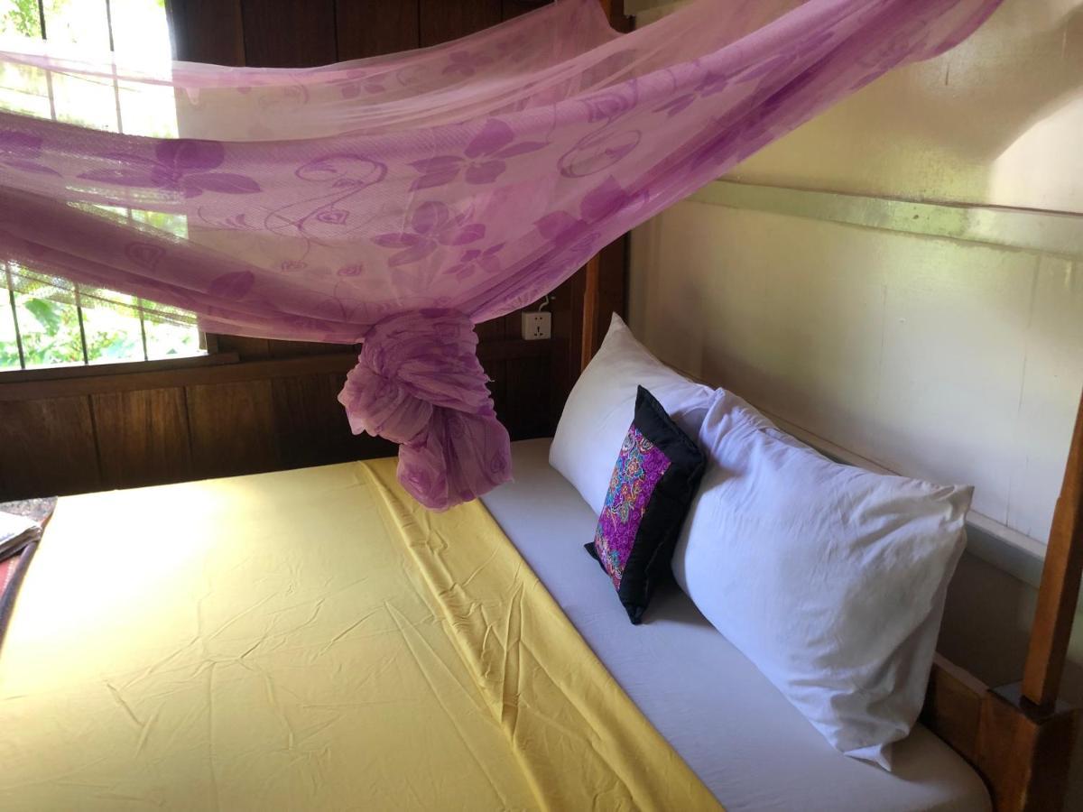 Retro Kampot Guesthouse Екстериор снимка