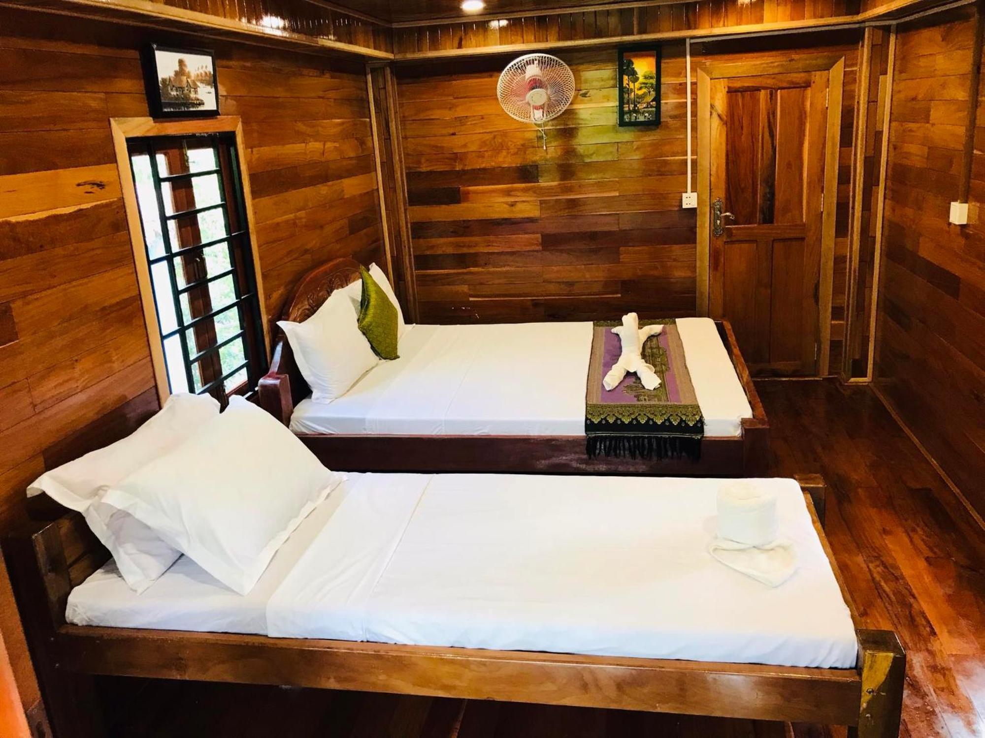 Retro Kampot Guesthouse Екстериор снимка