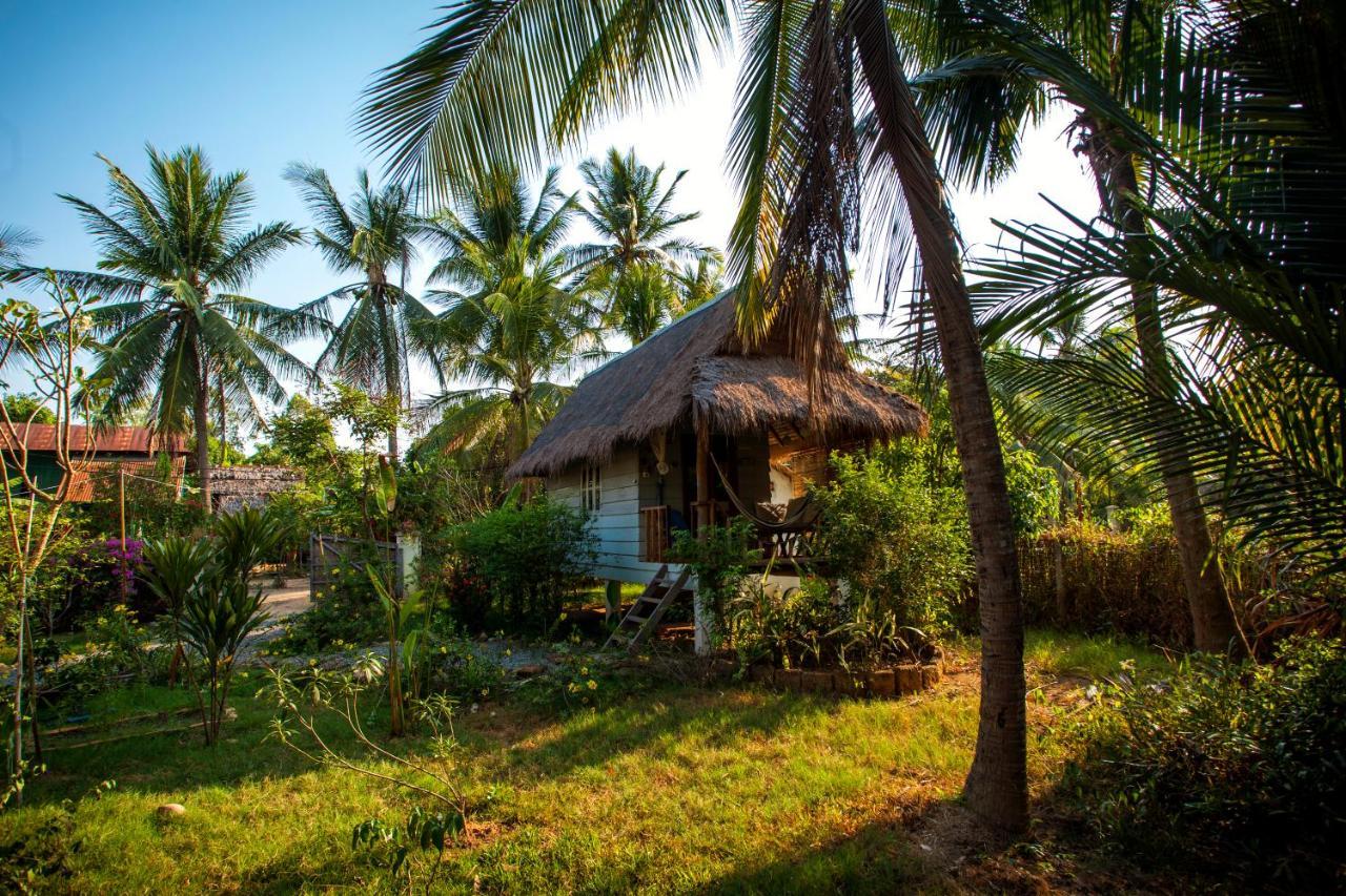 Retro Kampot Guesthouse Екстериор снимка